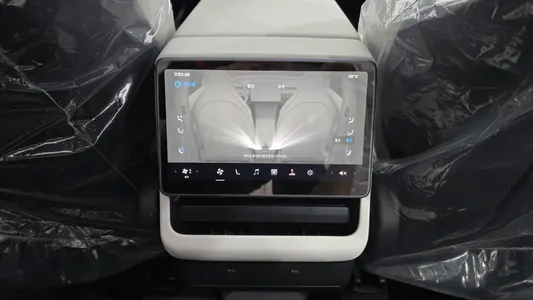 Tesla Y L AWD 2026 14