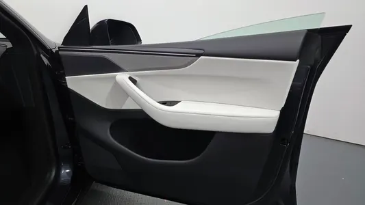 Tesla Y L AWD 2026 24