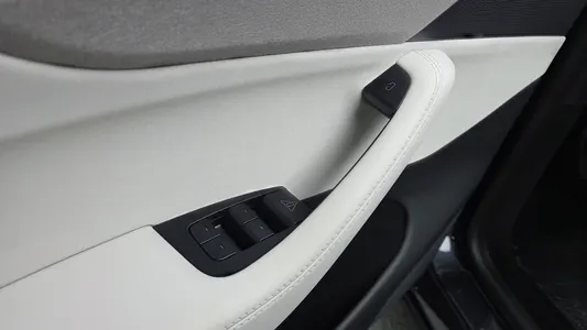 Tesla Y L AWD 2026 29