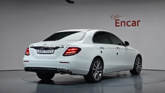 Mercedes-Benz E-Class W213 E300 4MATIC 2019