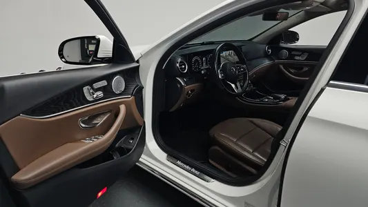 Mercedes-Benz E-Class W213 E300 4MATIC 2019 9