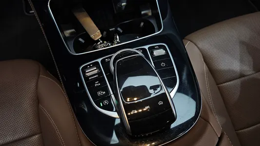 Mercedes-Benz E-Class W213 E300 4MATIC 2019 34