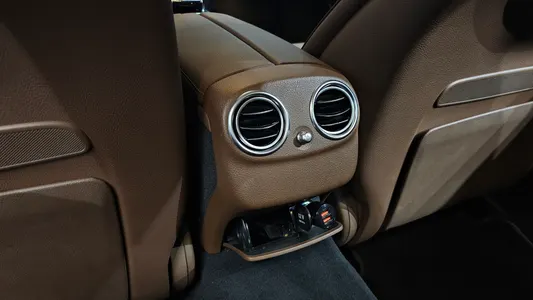 Mercedes-Benz E-Class W213 E300 4MATIC 2019 36