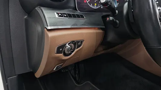 Mercedes-Benz E-Class W213 E300 4MATIC 2019 29