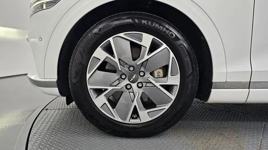 Genesis GV70 e-AWD 2022 5