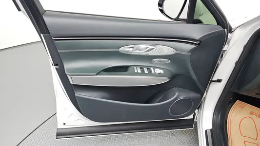 Genesis GV70 e-AWD 2022 24