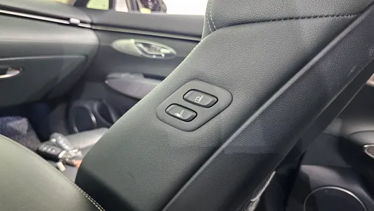 Genesis GV70 e-AWD 2022 28