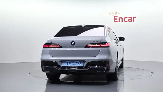 BMW i7 (G70) M70 xDrive 2023 4