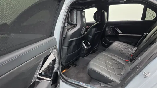 BMW i7 (G70) M70 xDrive 2023 12