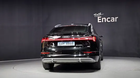Audi e- 55 2021 4
