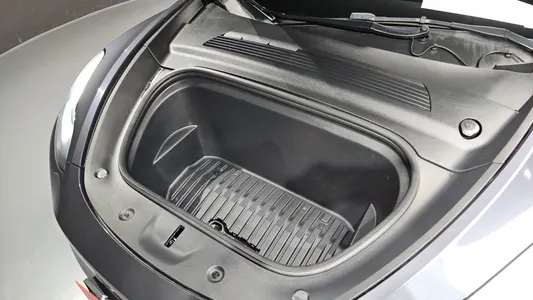 Tesla Y AWD 2021 6