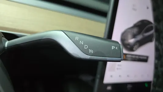 Tesla Y AWD 2021 9