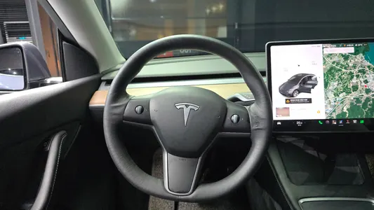 Tesla Y AWD 2021 13