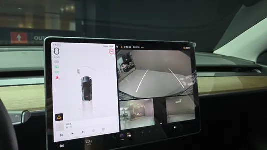 Tesla Y AWD 2021 14