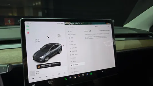 Tesla Y AWD 2021 16