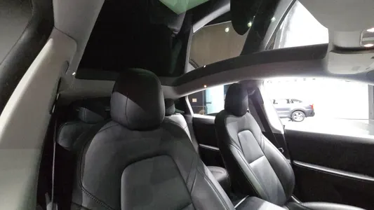 Tesla Y AWD 2021 19