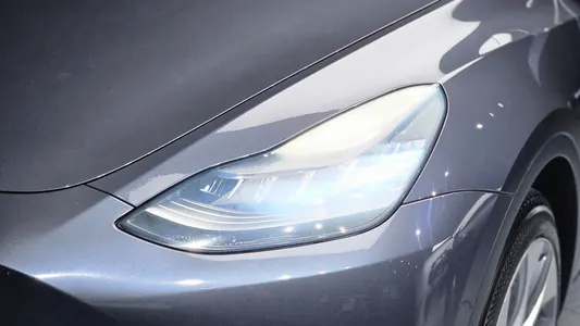 Tesla Y AWD 2021 23