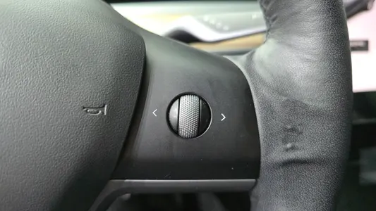 Tesla Y AWD 2021 29