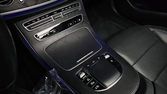 Mercedes-Benz E-Class W213 E250 AMG Line 2022 17