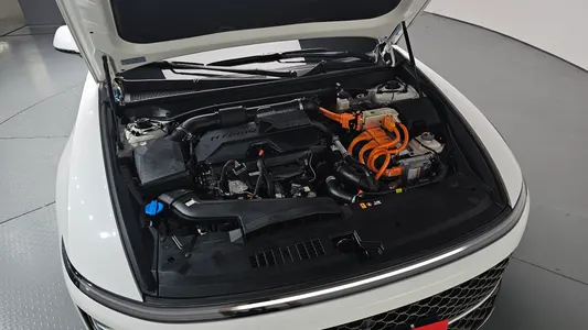 Hyundai (GN7) 2025 6