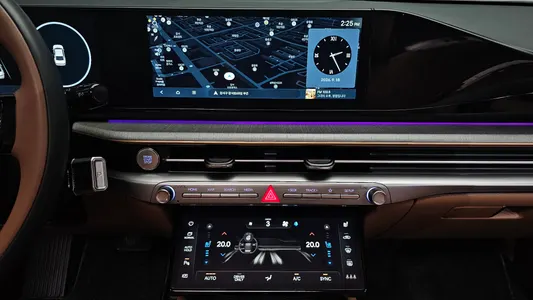 Hyundai (GN7) 2025 14