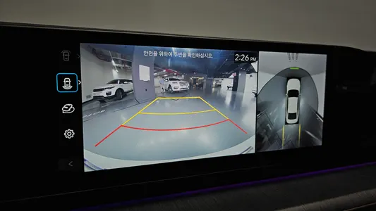 Hyundai (GN7) 2025 15