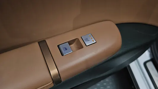 Hyundai (GN7) 2025 19