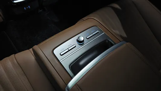 Hyundai (GN7) 2025 39