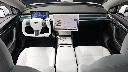 Tesla Y RWD 2024 7