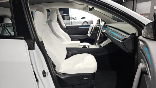 Tesla Y RWD 2024 12