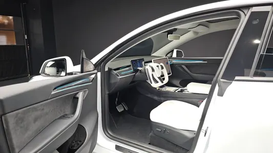 Tesla Y RWD 2024 10