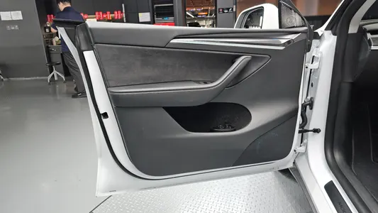 Tesla Y RWD 2024 24