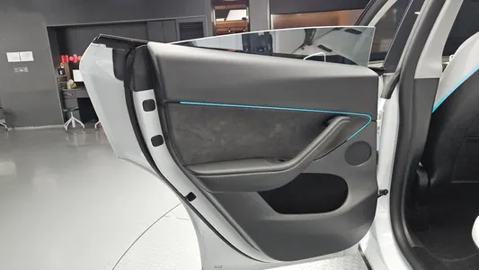 Tesla Y RWD 2024 25