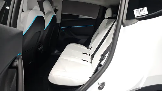 Tesla Y RWD 2024 26