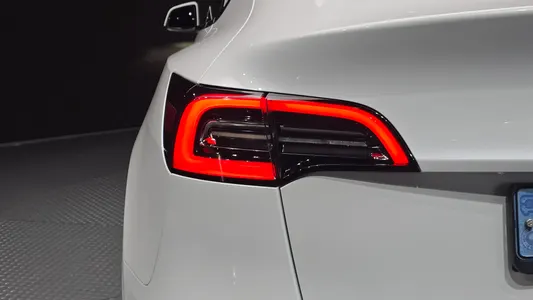 Tesla Y RWD 2024 23