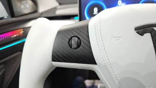 Tesla Y RWD 2024 29