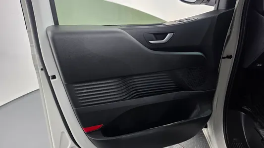 Hyundai Staria 9 2022 24