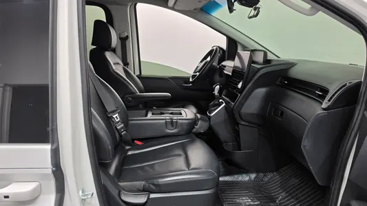 Hyundai Staria 9 2022 26