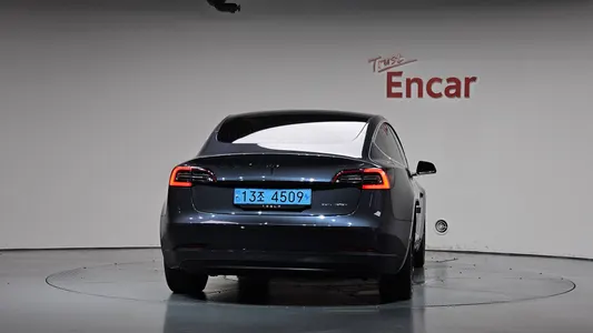 Tesla 3 AWD 2019 4