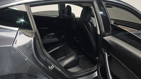 Tesla 3 AWD 2019 12