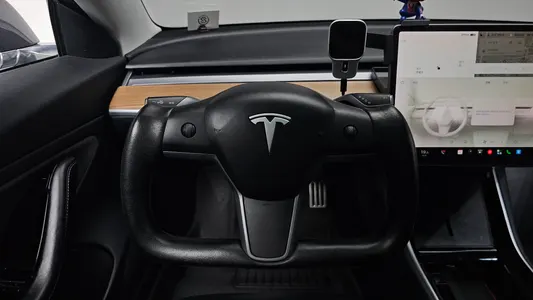 Tesla 3 AWD 2019 13