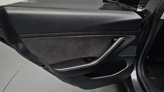 Tesla 3 AWD 2019 26