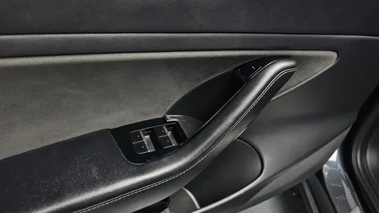 Tesla 3 AWD 2019 31