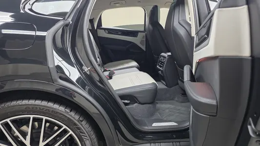 Porsche (PO536) 3.0 E- 2025 10