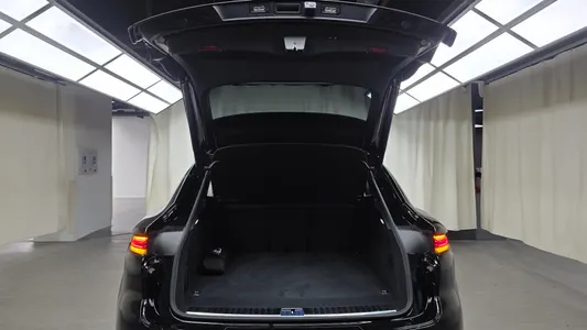 Porsche (PO536) 3.0 E- 2025 17