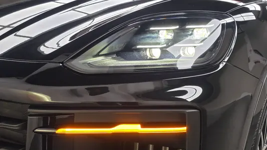 Porsche (PO536) 3.0 E- 2025 22