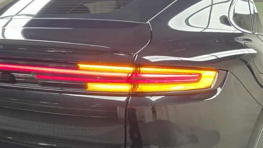 Porsche (PO536) 3.0 E- 2025 23