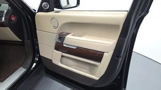 Land Rover 4 4.4 SDV8 Vogue SE 2013 24