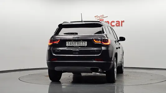 Jeep 2 2.4 AWD 2019 4