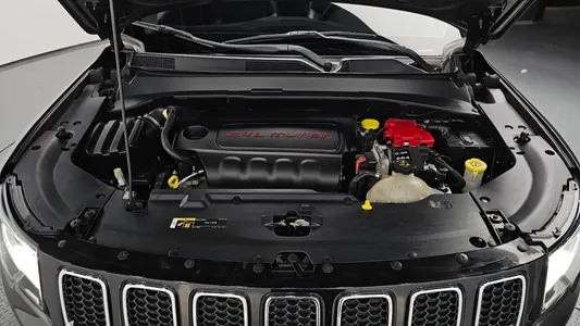 Jeep 2 2.4 AWD 2019 6